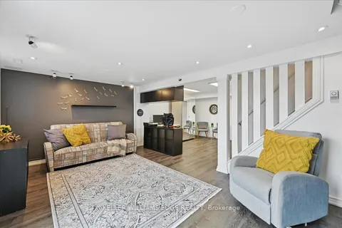 2338 Malcolm Crescent, Burlington, ON L7P 4H4