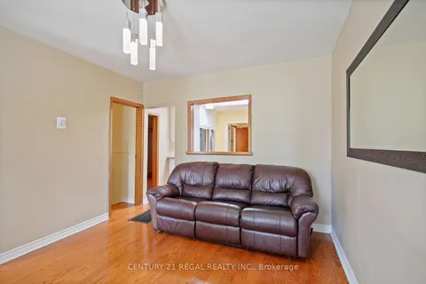 102 Newcastle Street, Toronto, ON M8Z 1C8