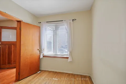 102 Newcastle Street, Toronto, ON M8Z 1C8