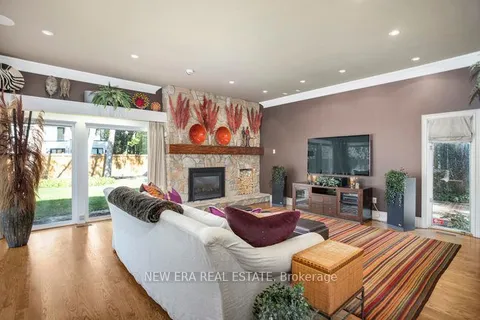 161 Dornie Road, Oakville, ON L6J 4N7