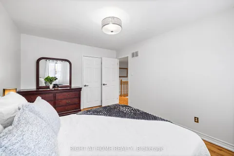 4469 Idlewilde Crescent, Mississauga, ON L5M 4E8