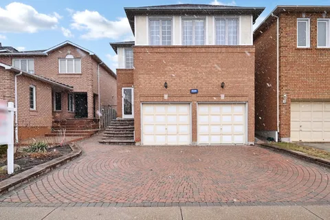 828 Cardington Street, Mississauga, ON L5V 1Z6