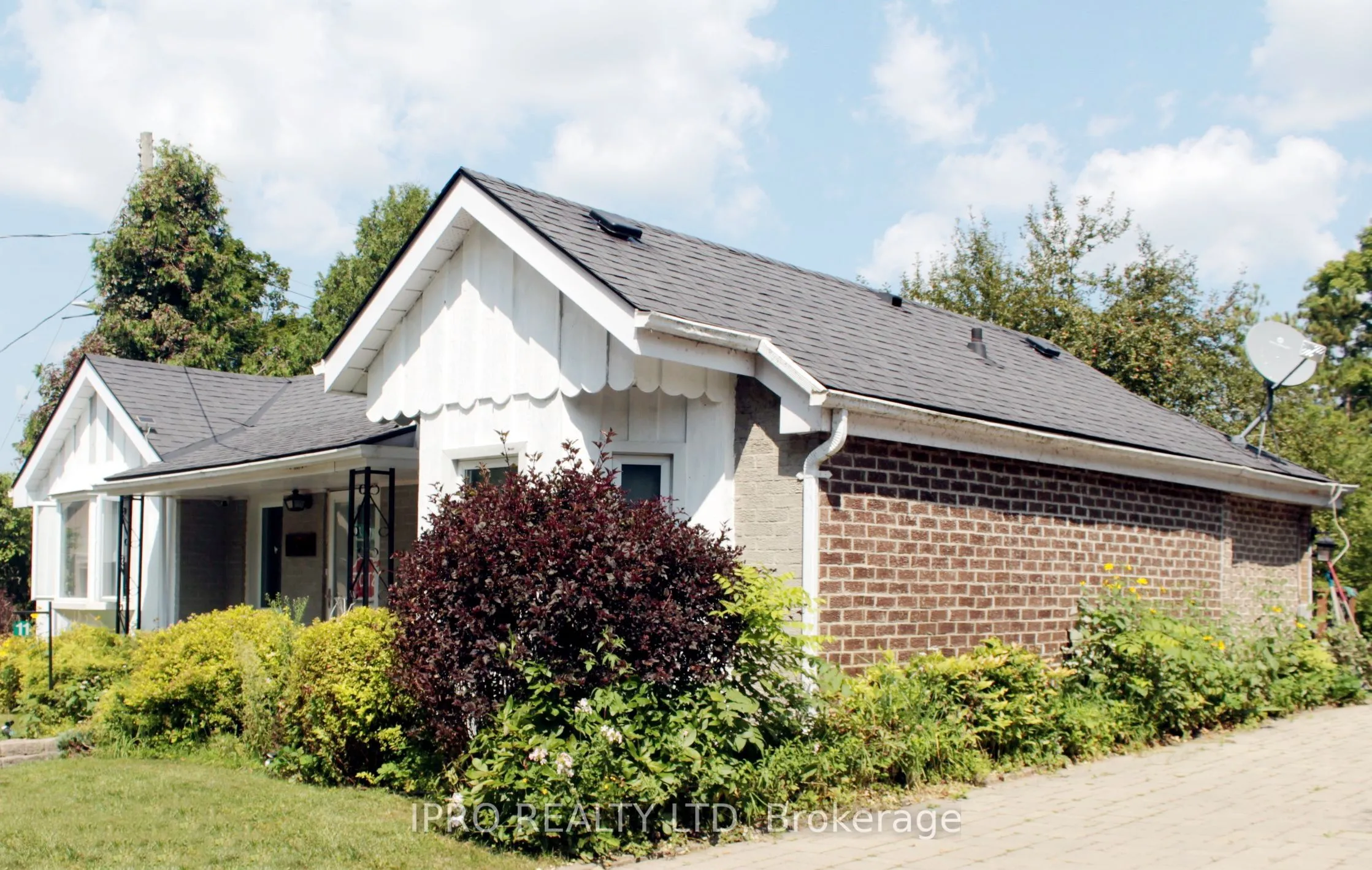11 Maple Lane, Caledon, ON L7E 0L3