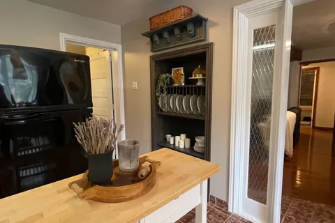11 Maple Lane, Caledon, ON L7E 0L3