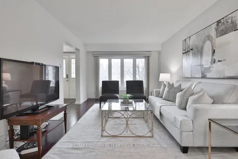 2223 VISTA Drive, Burlington, ON L7M 3N5