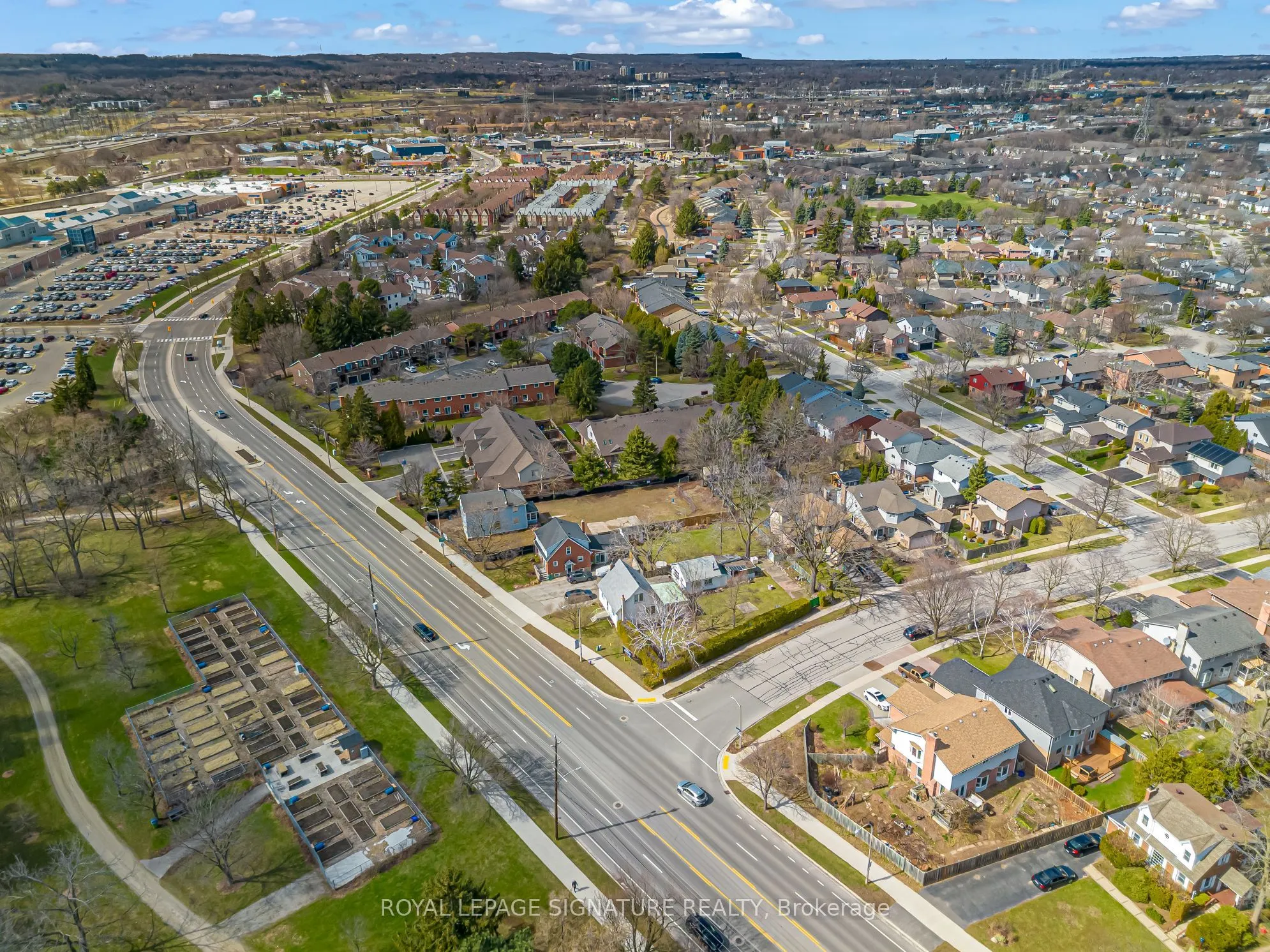 749 Maple Avenue, Burlington, ON L7S 2K1