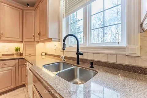 1067 Forestvale Drive, Burlington, ON L7P 4W4