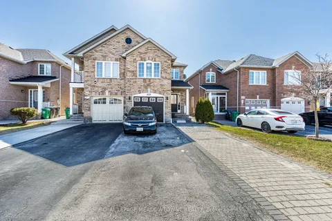 450 Oaktree Circle, Mississauga, ON L5W 1V5
