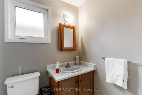 89 Dumfries Avenue, Brampton, ON L6Z 2X1