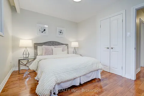 3171 Golden Orchard Drive, Mississauga, ON L4Y 3G7