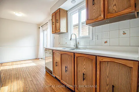 30 Vodden Street, Brampton, ON L6X 2W7