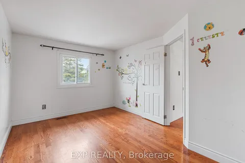 2210 Thorn Lodge Drive, Mississauga, ON L5K 1K2