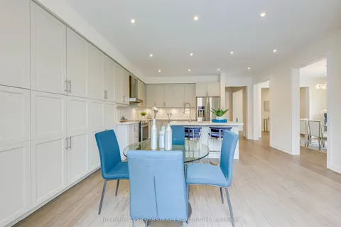 15 Dalecrest Road, Brampton, ON L6X 5N3