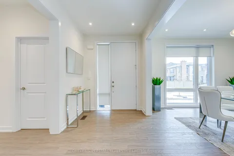 15 Dalecrest Road, Brampton, ON L6X 5N3