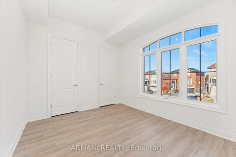 3 George Mckenzie Court, Toronto, ON M9M 0G7