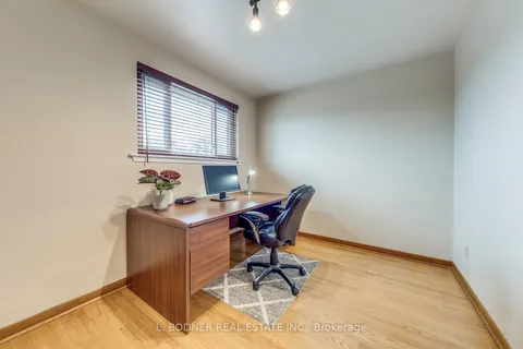 6899 Darcel Avenue, Mississauga, ON L4T 2W7