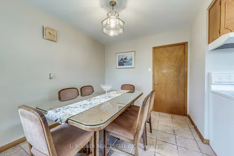 6899 Darcel Avenue, Mississauga, ON L4T 2W7
