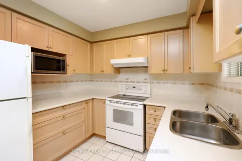 12 Summerfield Crescent, Brampton, ON L6X 4L3