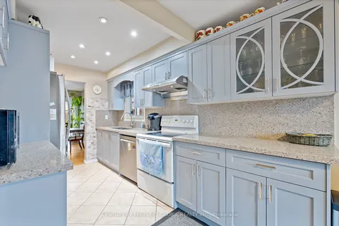 17 Ashurst Crescent, Brampton, ON L6V 3N6