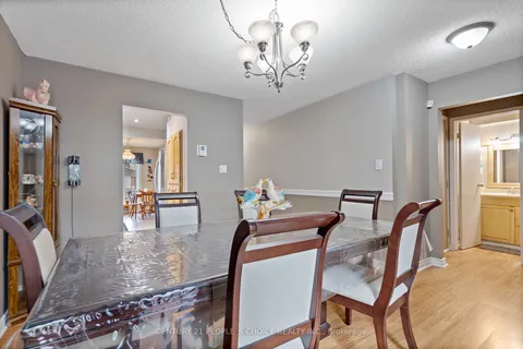 17 Ashurst Crescent, Brampton, ON L6V 3N6