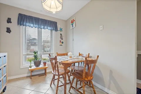 17 Ashurst Crescent, Brampton, ON L6V 3N6