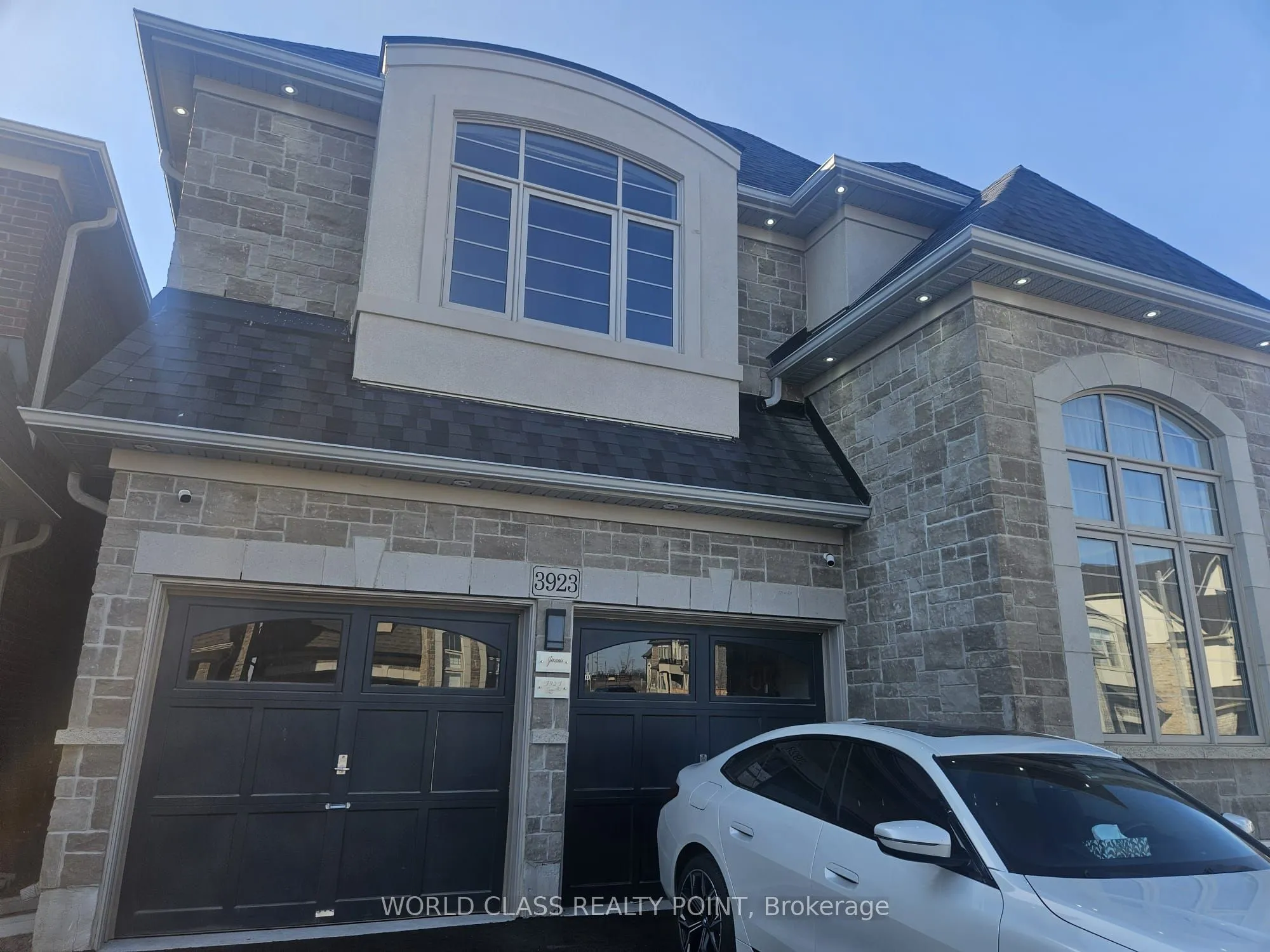 3923 Koenig Road, Burlington, ON L7M 0Z8