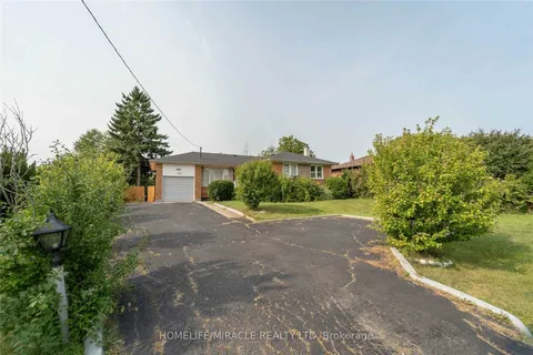 376 Third Line, Oakville, ON L6L 4A4