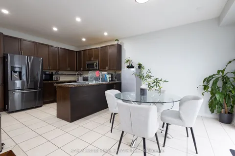 12 Homeview Road, Brampton, ON L6P 2L9