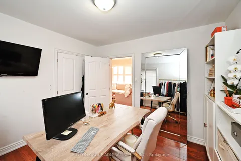 555 Royal York Road, Toronto, ON M8Y 2S7