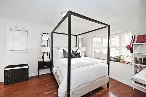 555 Royal York Road, Toronto, ON M8Y 2S7