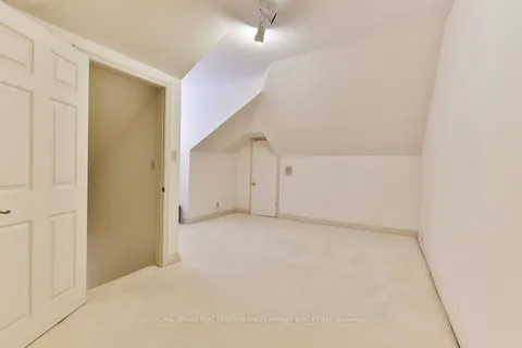 2390 Mississauga Road, Mississauga, ON L5H 2L1