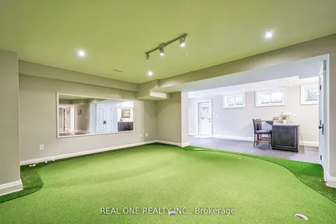 190 Maplewood Road, Mississauga, ON L5G 2M6