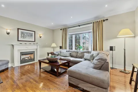 26 Imperial Lakes Drive, Brampton, ON L6P 2V3