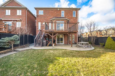 18 Armani Lane, Brampton, ON L6P 2P2