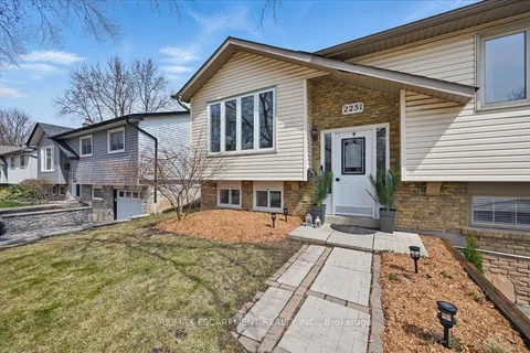 2251 Ingersoll Drive, Burlington, ON L7P 3L1