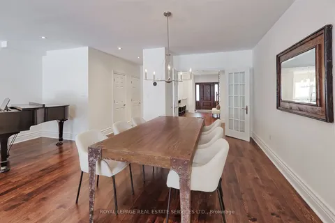 17 Worthington Crescent, Toronto, ON M6S 3P5