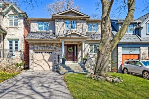 17 Worthington Crescent, Toronto, ON M6S 3P5