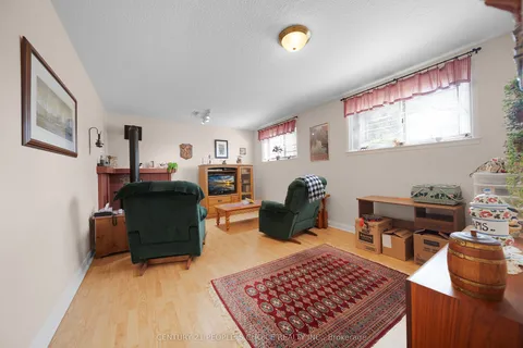 2374 Truscott Drive, Mississauga, ON L5J 2B2