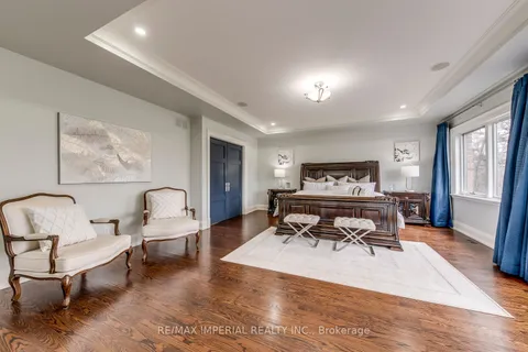 409 Valley Drive, Oakville, ON L6L 4L5