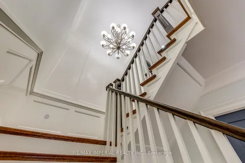 409 Valley Drive, Oakville, ON L6L 4L5