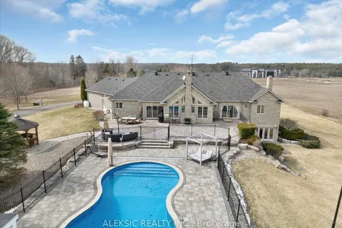 9797 Hunsden Side Road, Caledon, ON L7E 0J8
