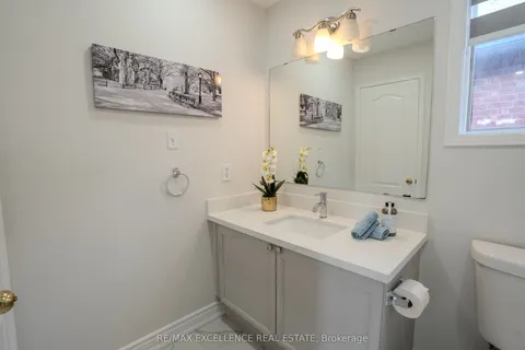 6839 Gracefield Drive, Mississauga, ON L5N 6T6