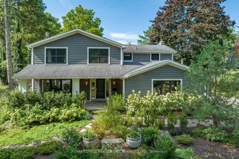446 Copeland Court, Oakville, ON L6J 4B9