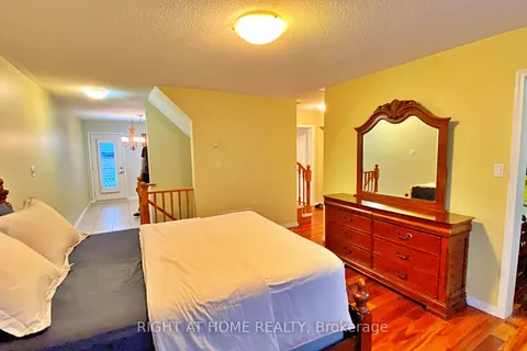 664 Holly Avenue, Milton, ON L9T 0G2