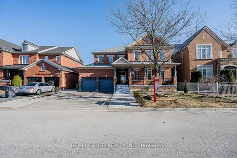 17 Yellow Pine Road, Brampton, ON L6P 2E4