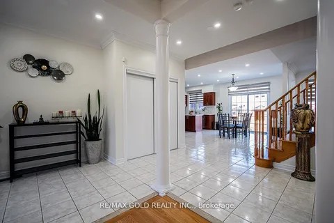 17 Yellow Pine Road, Brampton, ON L6P 2E4