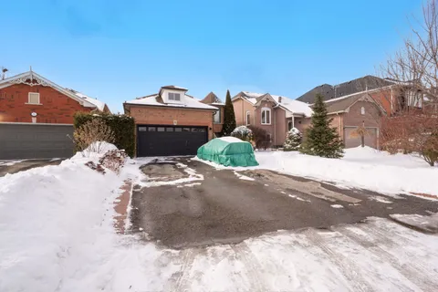 8 Bradwick Court, Caledon, ON L7C 1B6