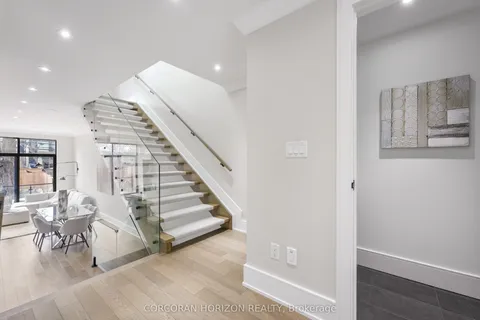 20 Fourth Street, Toronto, ON M8V 2Y3