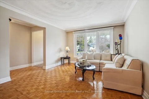 1408 Northmount Avenue, Mississauga, ON L5E 1Y6