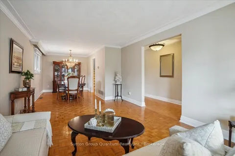 1408 Northmount Avenue, Mississauga, ON L5E 1Y6